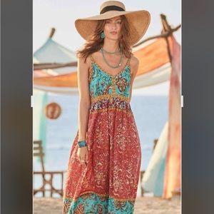 Perfect addition to your Spring/Summer wardrobe.Tassel fringe hem.